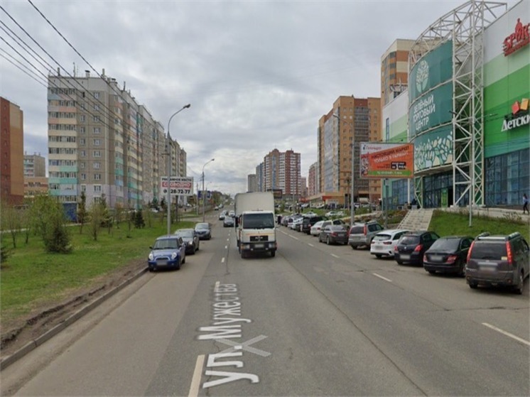 У красноярского ТЦ «Зеленый» уберут парковку