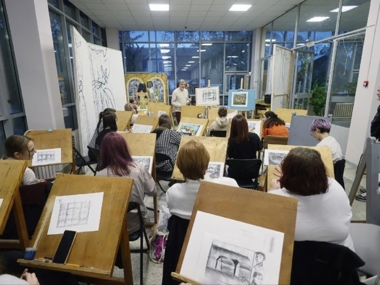 60 псковских юных художников прошли обучение у известных живописцев