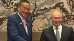 Путин провел переговоры с премьером Таиланда: видео встречи в Китае