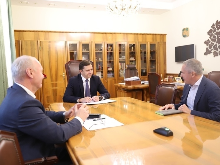 Клычков провел рабочую встречу с гендиректором «Орёлмасло»