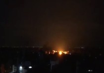Телеграм-канал МИГ России опубликовал видеокадры, на которых запечатлен момент ракетного удара по больнице в секторе Газа после заявления Армии Израиля о том, что ответственность за него лежит на ХАМАС