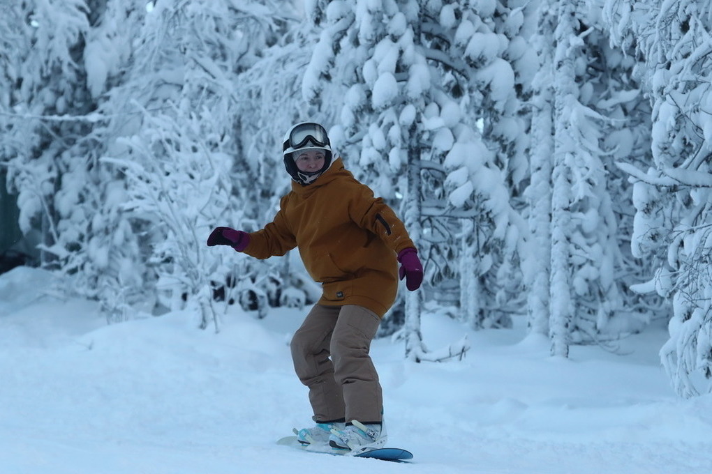 В Надыме строят мини-спорткомплекс для сноубордистов: впервые откроют прокат