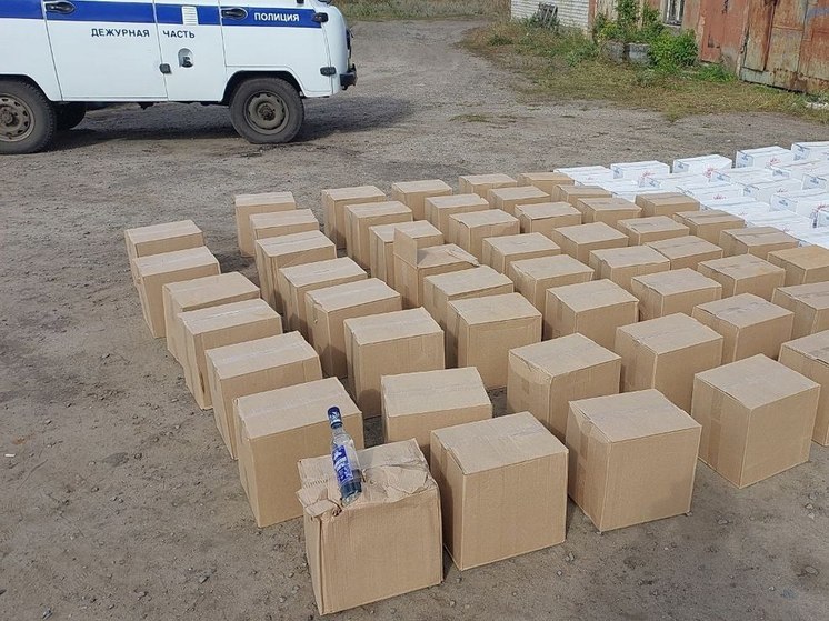 В гараже в Энгельсе полиция обнаружила склад алкоголя на 2,5 миллиона рублей