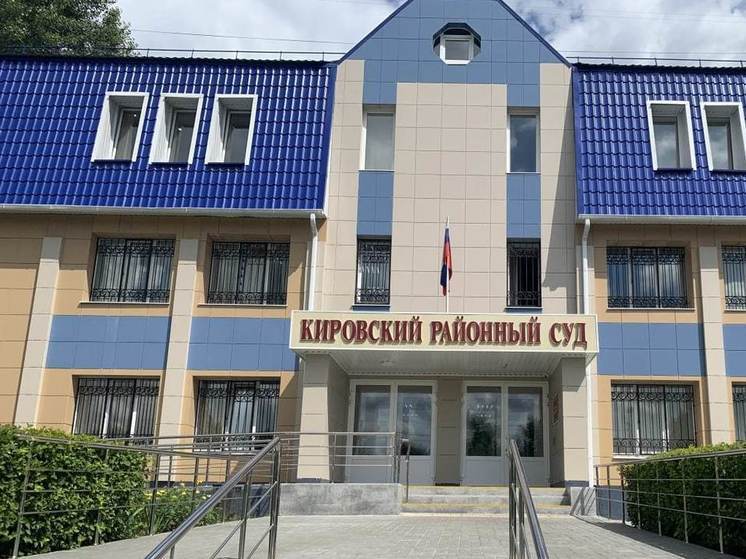 Курянин за полтора года похитил у предпринимателя 8 тысяч литров топлива