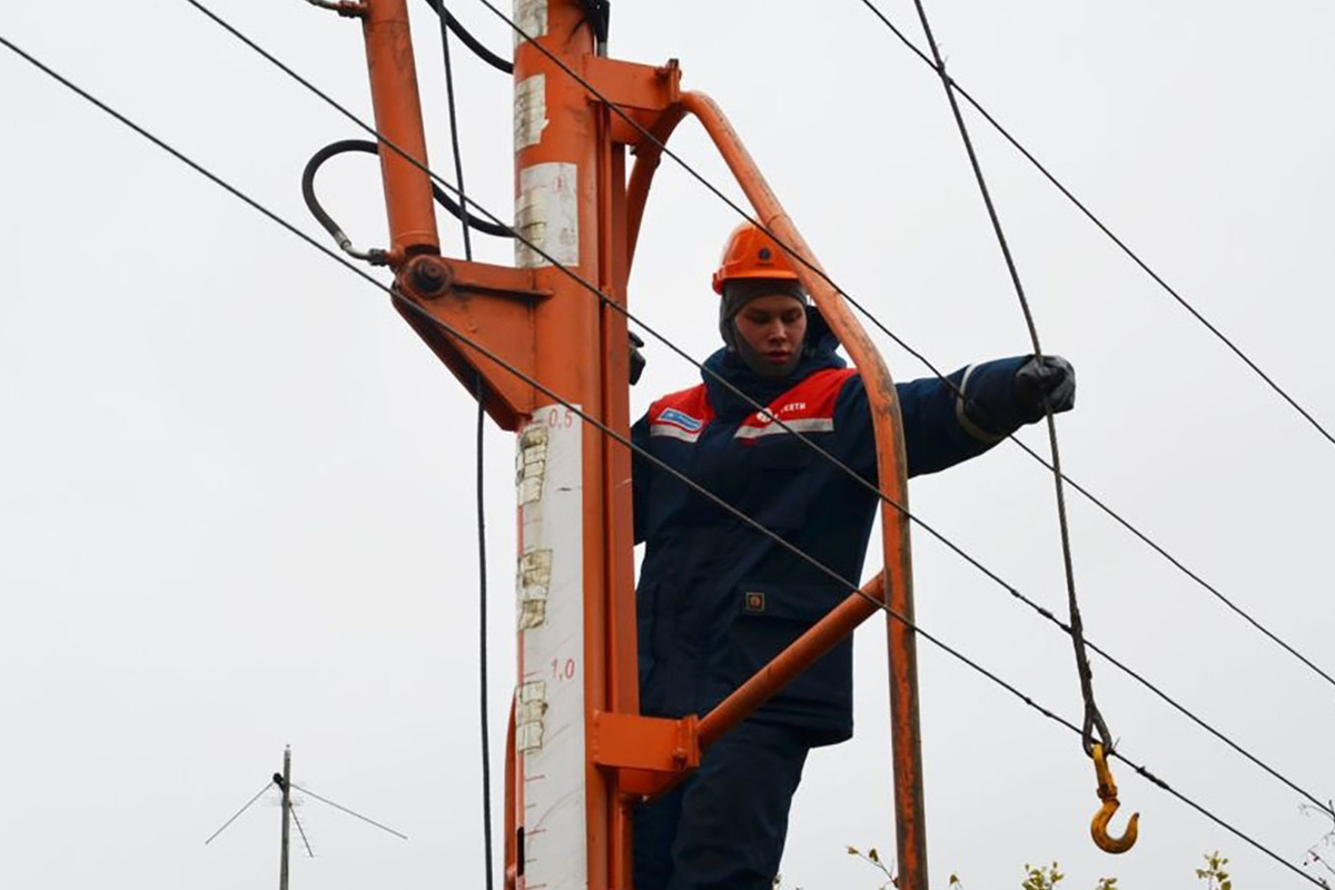 В Костромской области энергетики полностью восстановили электроснабжение после снегопада