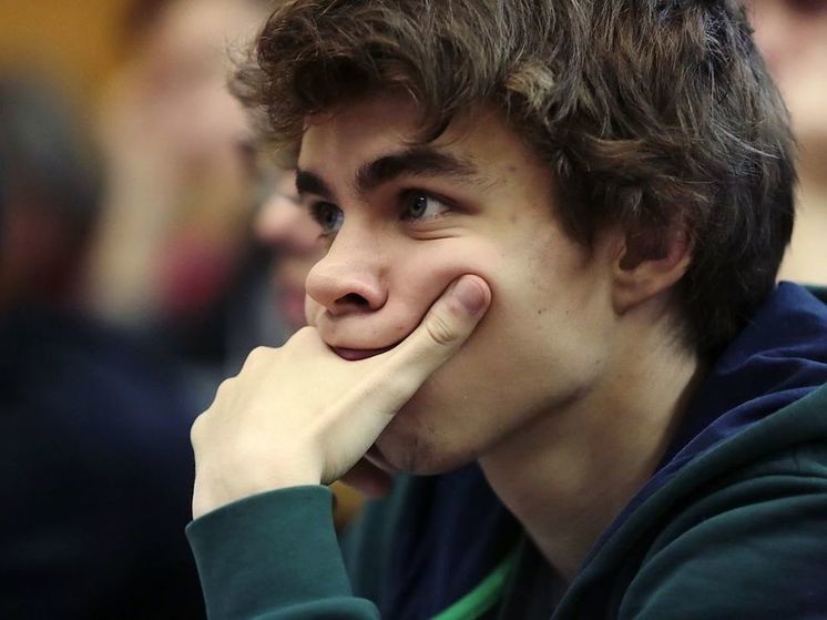 ЦБ: из-за дефицита кадров бизнес стал чаще нанимать пенсионеров и студентов