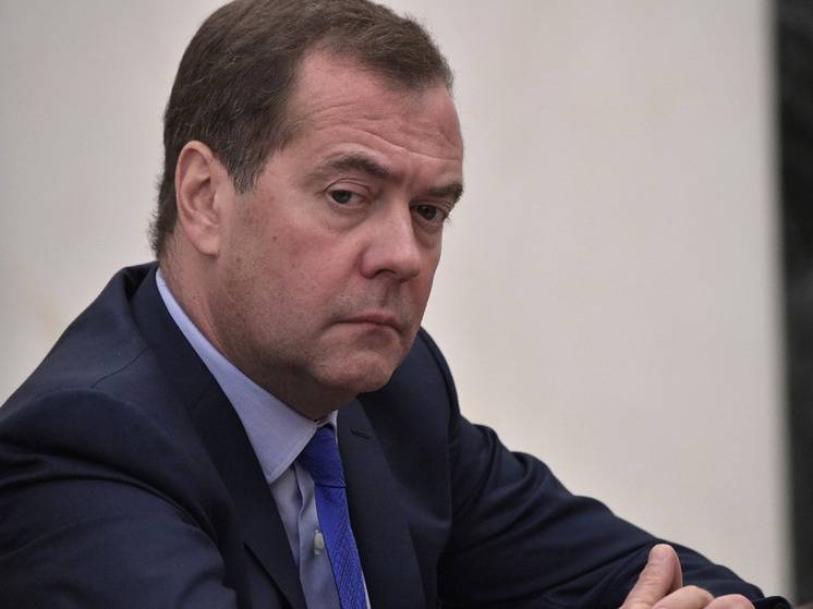 Медведев: нестабильный Ближний Восток оказался весьма полезен США