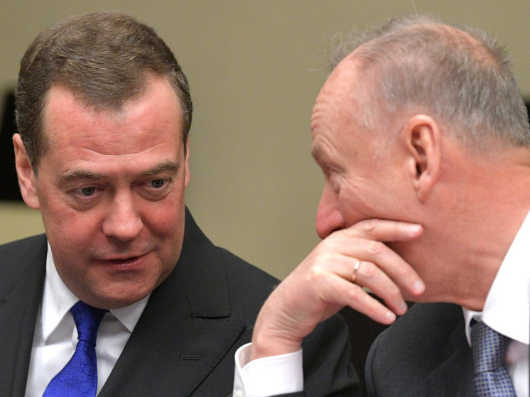 Медведев: Россия хочет переговоров по Ближнему Востоку, но готова ко всему