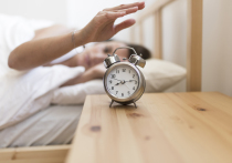 Ученые из Стокгольмского университета пришли к выводу, что перенос будильника на более позднее время улучшает когнитивные способности