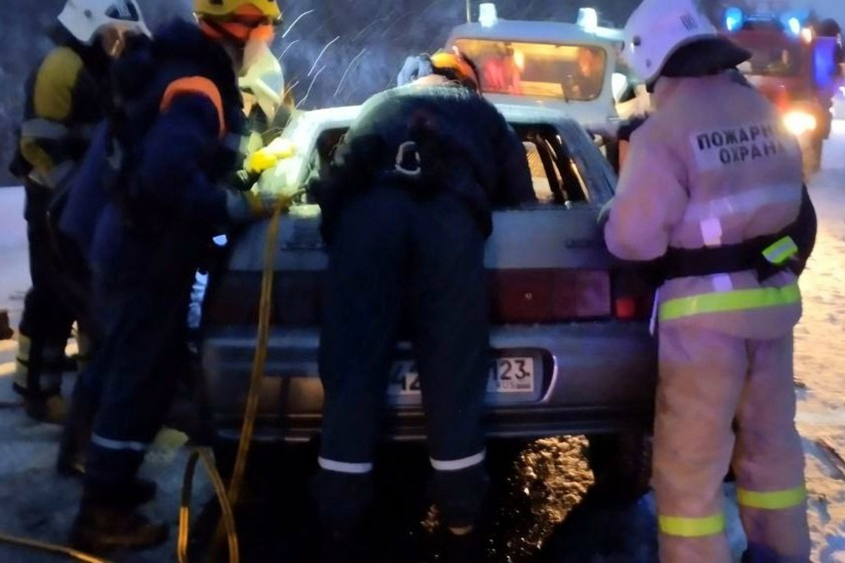 Два человека пострадали в результате ДТП на автодороге Мишуково – Снежногорск