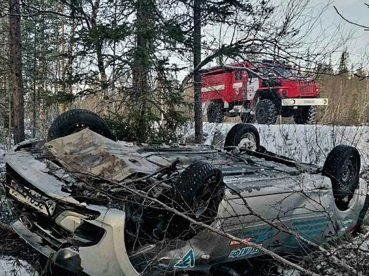 На автодороге Кола – Лотта перевернулся автомобиль Lada Granta