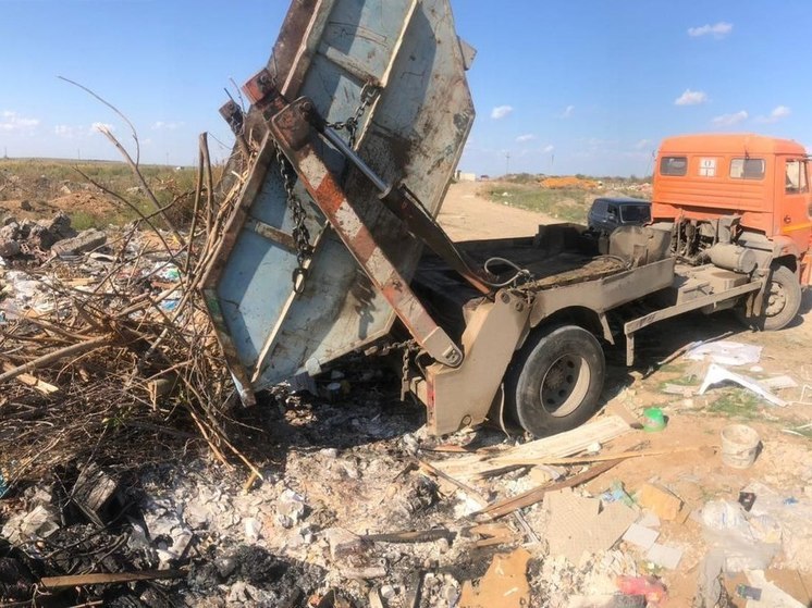 Как в Астрахани загрязняют почву