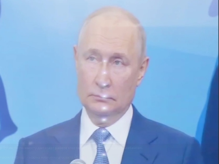 Президент Путин дал старт работе спорткомплекса с бассейном в калужском Балабаново