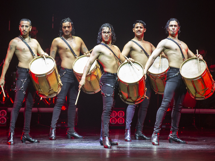 Танцевальное шоу из Аргентины было похоже на рок-концерт