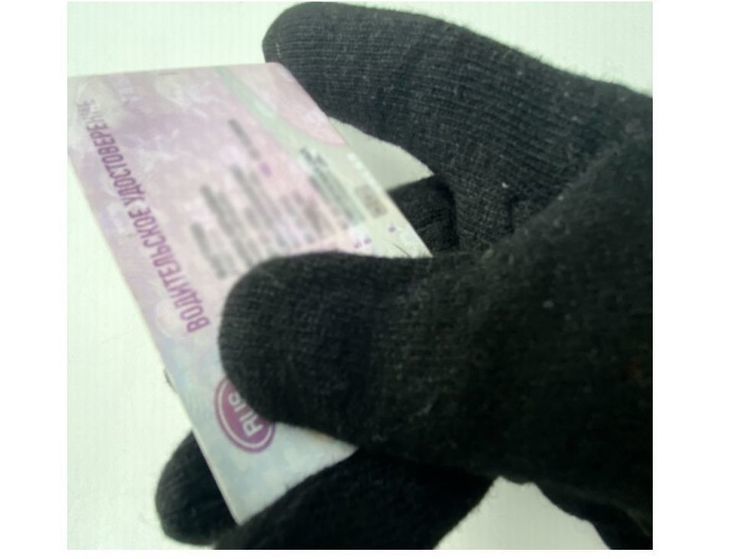 В Смоленске на Досуговском шоссе остановили водителя с поддельными правами