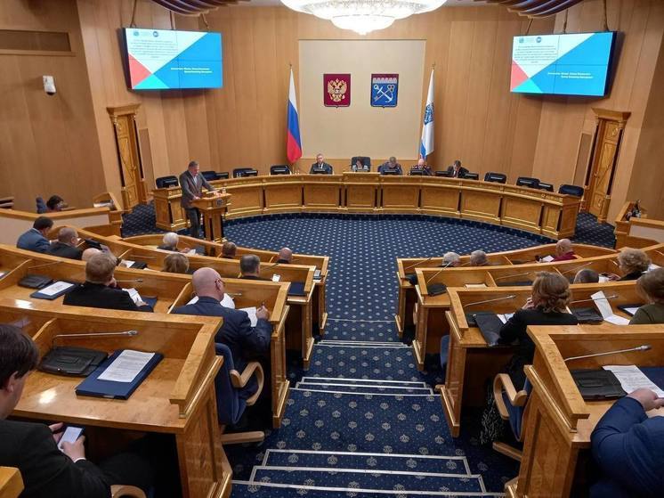 В доме правительства Ленобласти прошло совещание по межнациональным отношениям в регионе