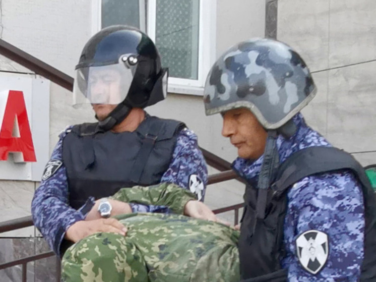 Росгвардейцы задержали подозрительного покупателя в супермаркете Южно-Сахалинска