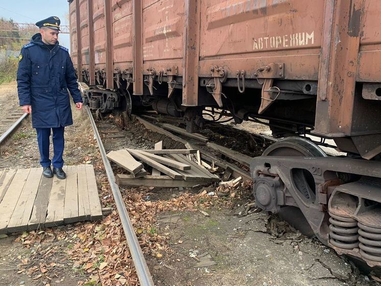 Костромские аварии: на проспекте Мира сошел с рельсов товарный вагон