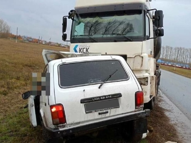 Водитель внедорожника погиб в ДТП с КАМАЗом в Татарстане
