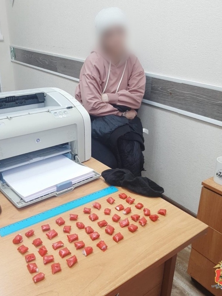 Полицейские нашли что-то запрещенное в бюстгальтере у жительницы Тверской области