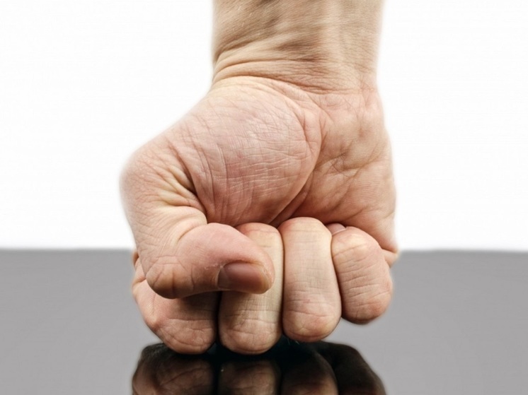 Мужчина в НАО погиб после падения на лестничный пролет