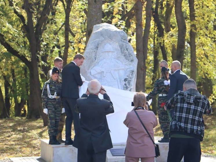 В Ессентуках открыли памятник участникам боевых действий в Афганистане
