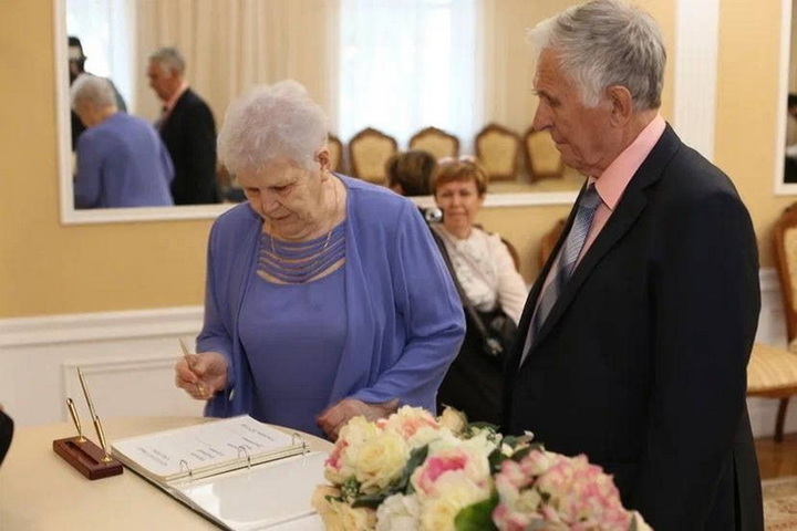Супружеская пара из Геленджика отметила бриллиантовую свадьбу
