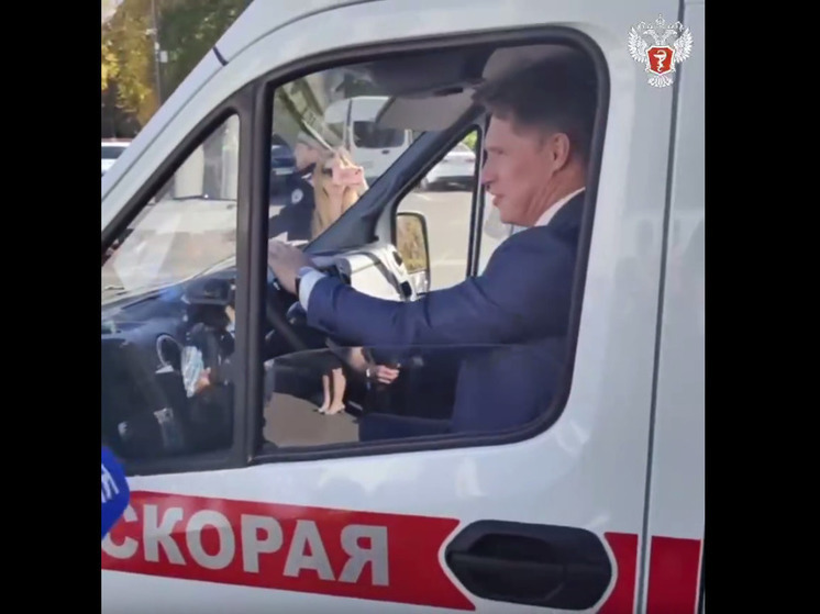 Министр здравоохранения РФ сел за руль скорой помощи в Кабардино-Балкарии