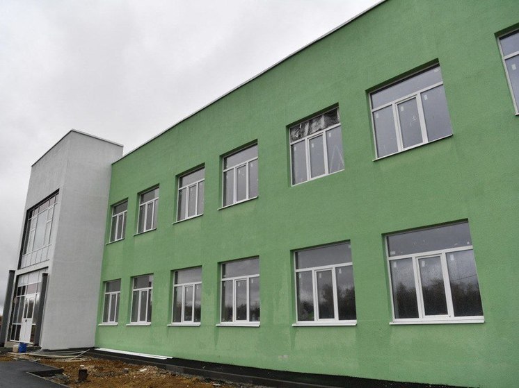 В одном из корпусов нового тубдиспансера в Саратове начали монтировать лифты