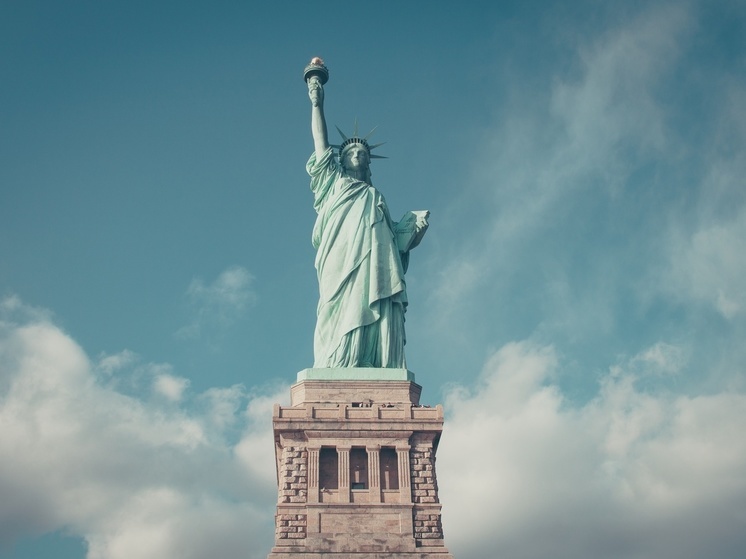 Крымский депутат Шеремет предложил перенести статую Свободы в Россию