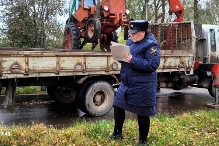 В Ярославской области мужчина из-за долгов лишился трактора