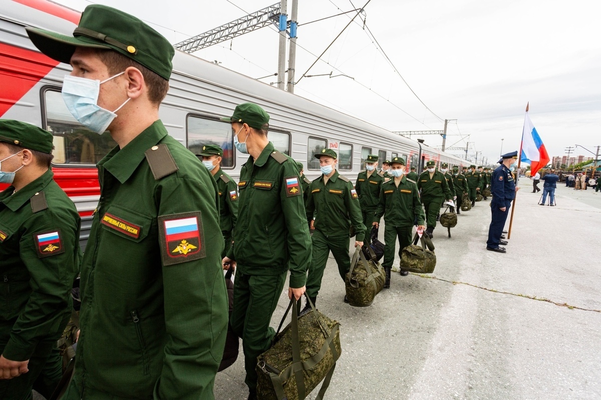 В Томском гарнизоне запустили горячую линию по вопросам призывной кампании  - МК Томск