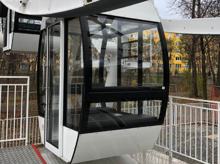 Колесо обозрения начало работать в Летнем парке Уралмаш в Екатеринбурге