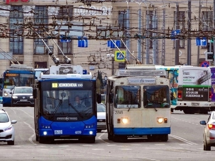 Петрозаводск вошел в топ городов, где за поездки в троллейбусах платят по карте