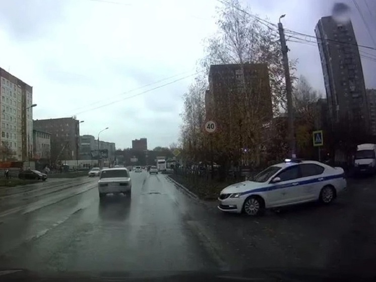 В Новосибирске сотрудники ДПС устроили погоню за несовершеннолетним за рулём ВАЗ