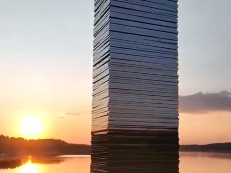 В Подмосковье на берегу озера Сенеж появилась гигантская скульптура