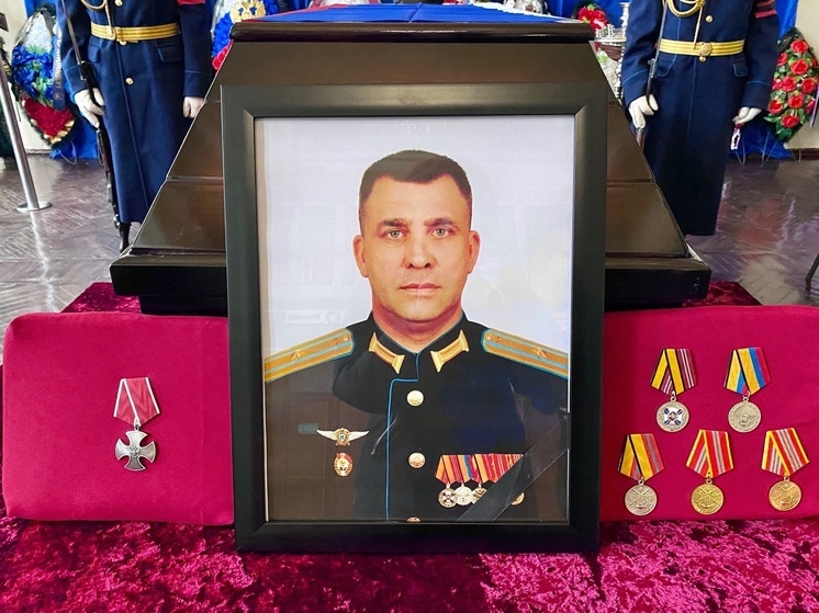 В Тверской области прощаются с погибшим на СВО майором Сергеем Короленко