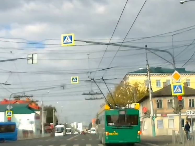 Пензенцы засняли, как общественный транспорт нарушает ПДД