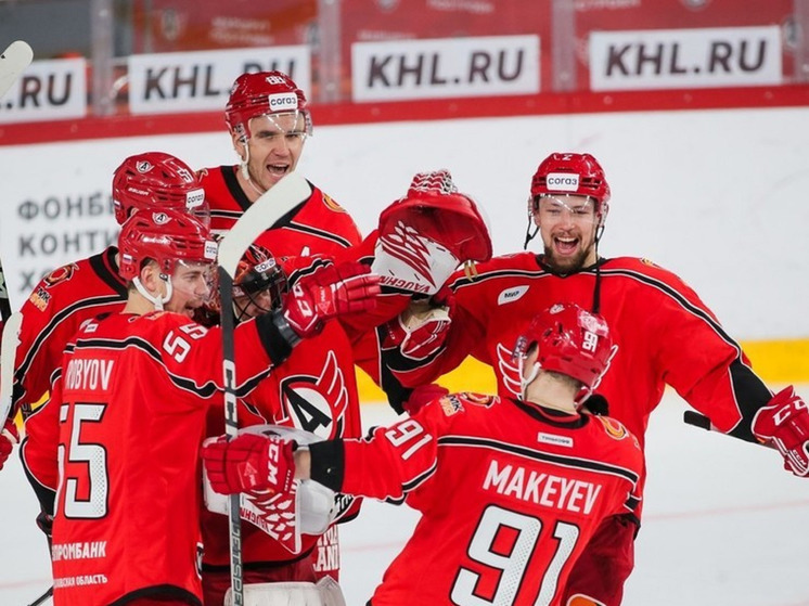 ХК «Автомобилист» уступил «Сибири» со счетом 1:3