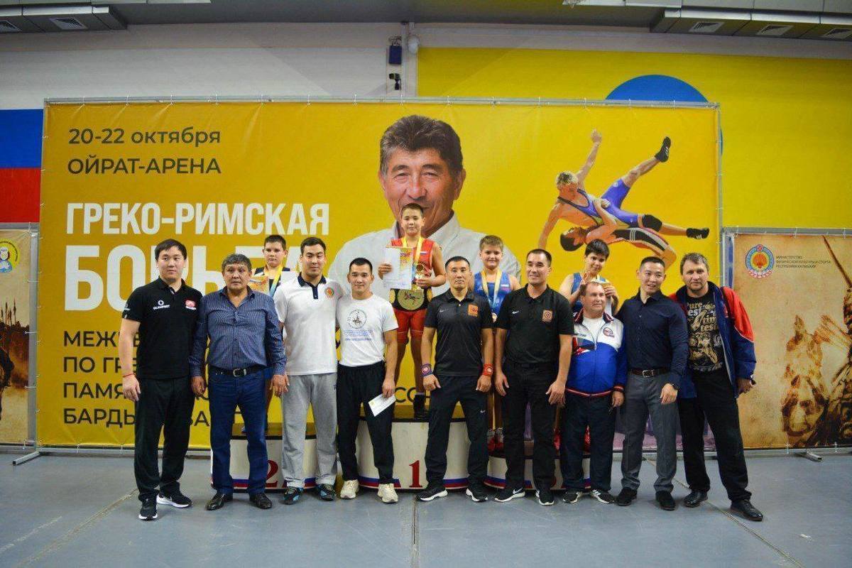 В Калмыкии прошел межрегиональный турнир по борьбе