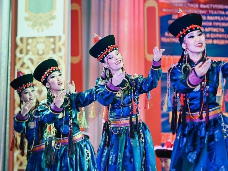 Артисты Бурятии выступили на сцене старейшего театра Монголии