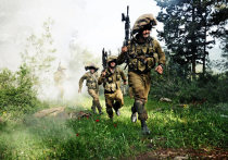 Бойцы "Яхалом", формирования специального назначения инженерных войск Армии обороны Израиля, начали тренироваться зачищать туннели, которые боевики ХАМАС построили в секторе Газа и в которых содержат заложников