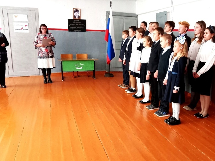 В Андреаполе Тверской области открыли две «парты Героя»