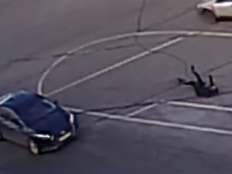 Велосипедист, вылетевший под авто, чудом не стал жертвой ДТП в Петрозаводске