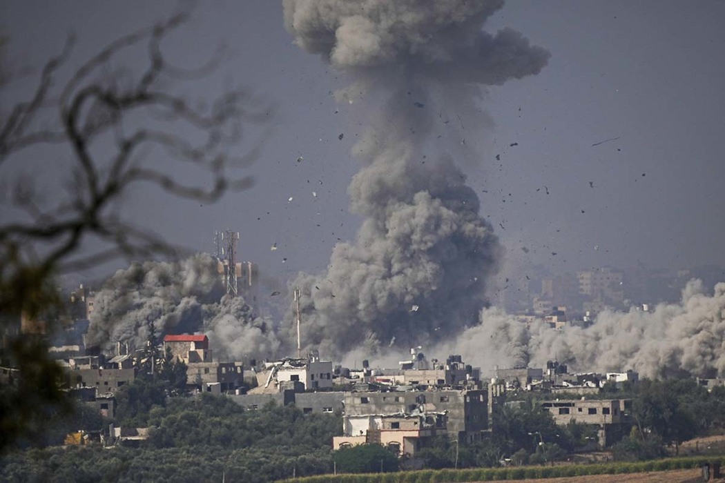 Чудовищные взрывы, развалины и горе: новые кадры войны Израиля и ХАМАС