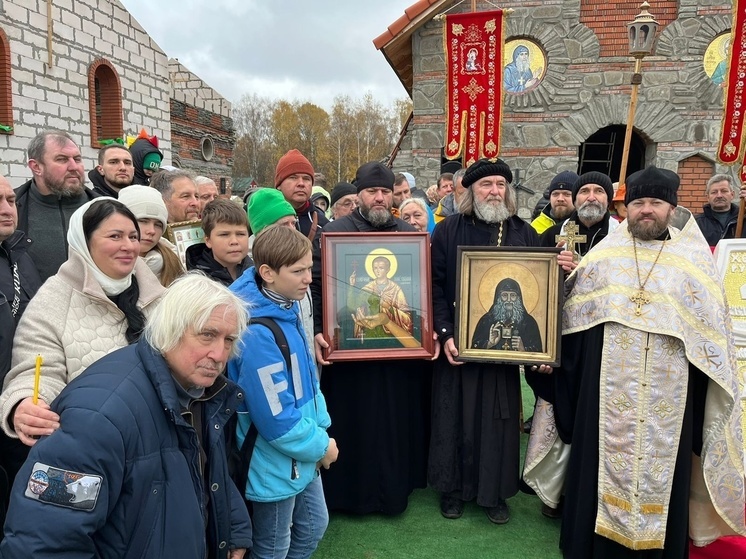 В тульской деревне Конюхова заложили камень на строительство храма