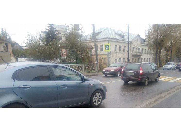 В Смоленске 19-летний водитель пострадал в ДТП