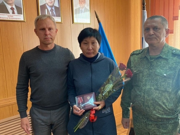 Астраханцу вручили орден Мужества посмертно