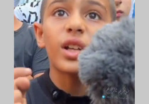 После двух недель бомбардировок сектора Газа у палестинского мальчика спросили, что он думает о конфликте с Израилем