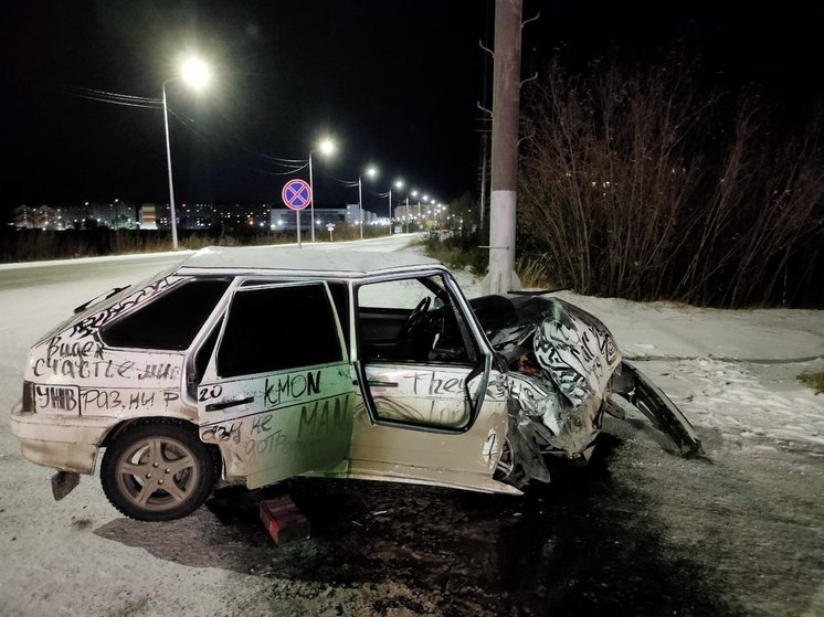 На Ямале Lexus врезался в ВАЗ: пострадал пассажир
